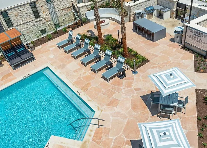 Landing Apartments - The Artesian At Bee Cave